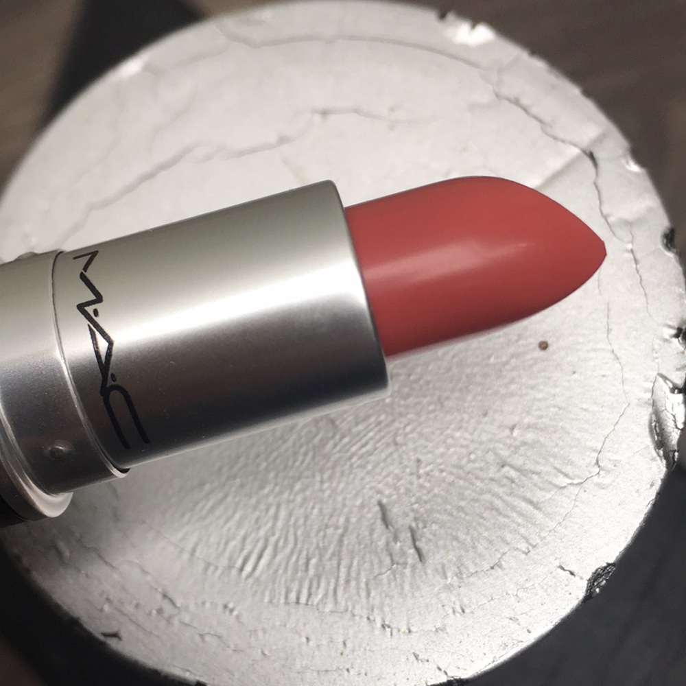 New MAC Satin Lipstick in Neutral Mauve Pink Tone Good Health